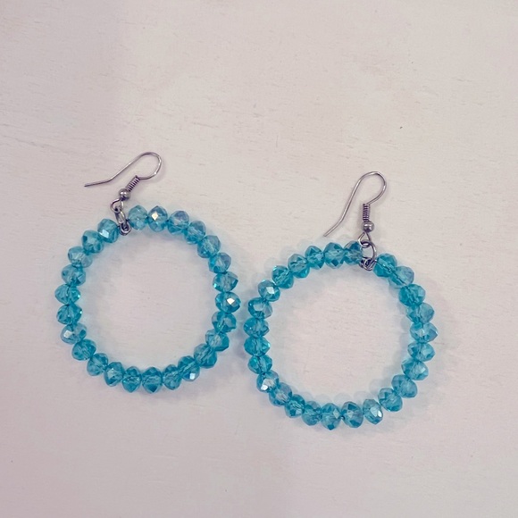 AQUA BLUE CRYSTAL EARRINGS - Picture 4 of 4